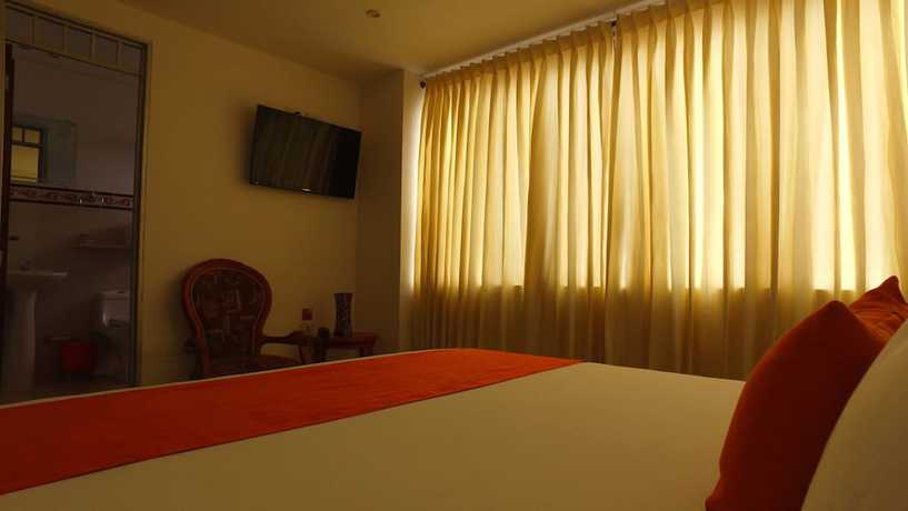 Imagen de la habitación del Hotel Cafe Plaza. Foto 7