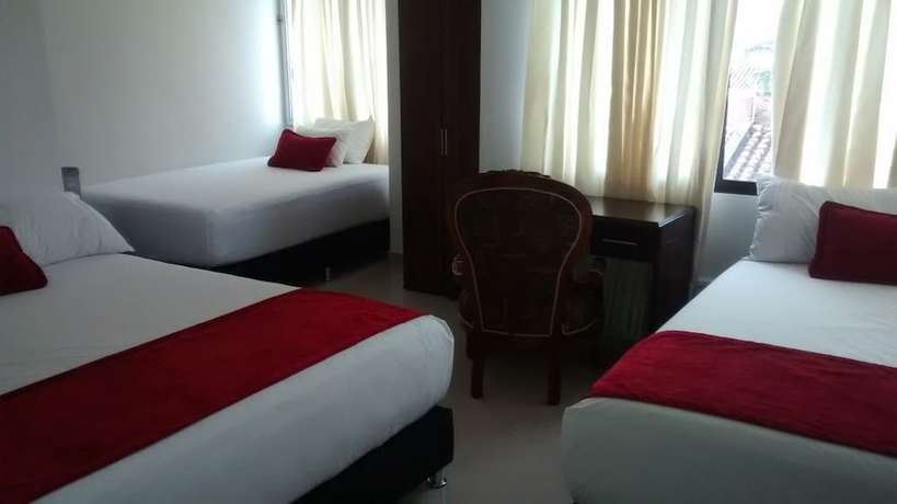 Imagen de la habitación del Hotel Cafe Plaza. Foto 8