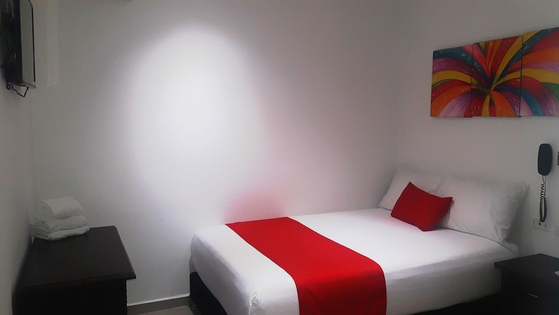 Imagen de la habitación del Hotel Cafe Plaza. Foto 9