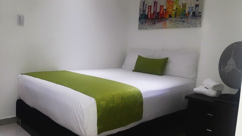 Imagen de la habitación del Hotel Cafe Plaza. Foto 10