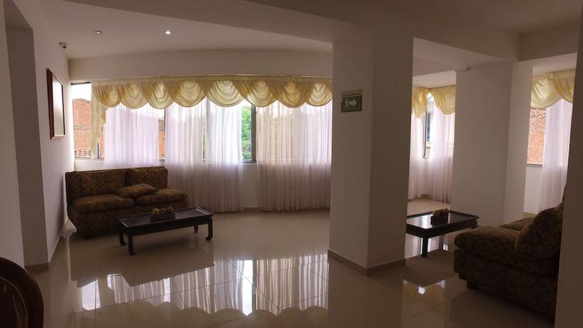 Imagen de los interiores del Hotel Cafe Plaza. Foto 20