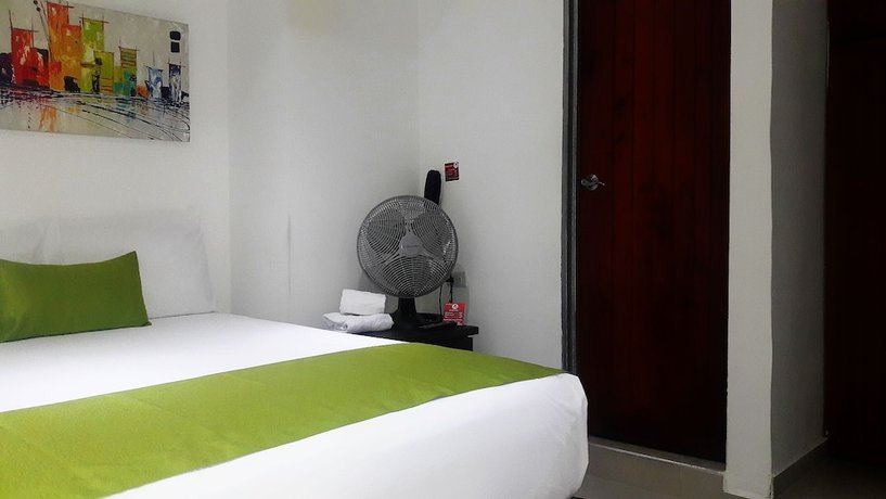 Imagen de la habitación del Hotel Cafe Plaza. Foto 15