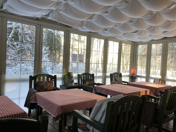 Imagen de la habitación del Hotel Cafe Restaurant B&B Burari. Foto 12