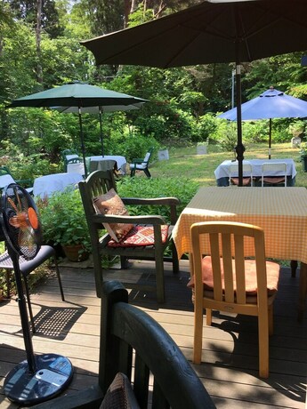 Imagen de la habitación del Hotel Cafe Restaurant B&B Burari. Foto 16