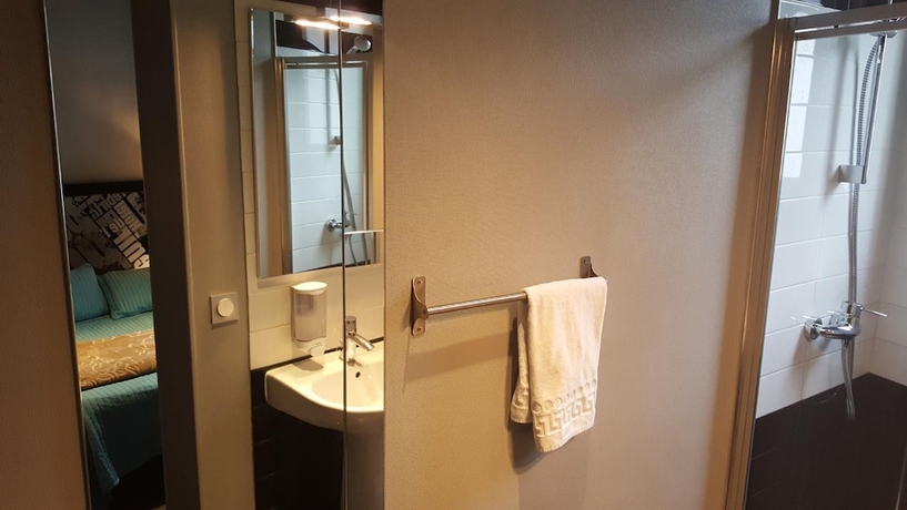 Imagen de la habitación del Hotel Café De L'avenir. Foto 16