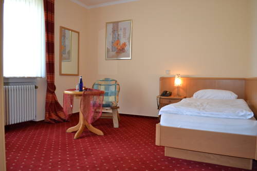 Imagen de la habitación del Hotel Caf&eacute; Ernst. Foto 11