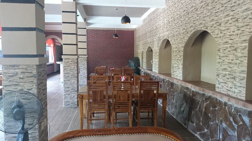Imagen del bar/restaurante del Hotel Caf&eacute; Johan Home Stay Senggigi. Foto 3
