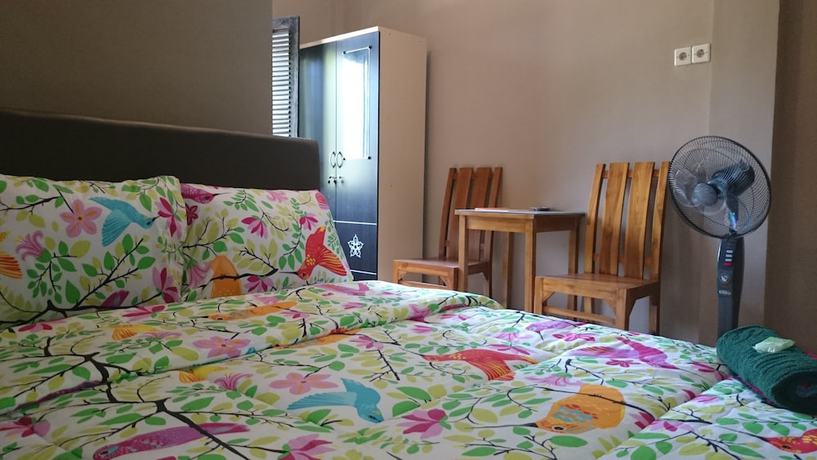 Imagen de la habitación del Hotel Caf&eacute; Johan Home Stay Senggigi. Foto 7