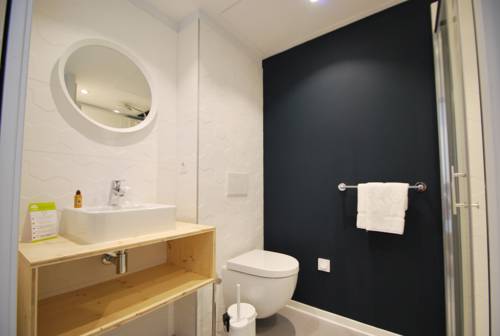 Imagen de la habitación del Hotel Café Miramar. Foto 15