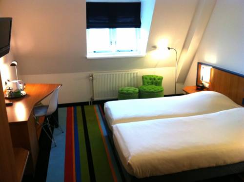 Imagen de la habitación del Hotel Caf&eacute; Restaurant Monopole. Foto 9