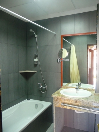 Imagen de la habitación del Hotel Café Royal. Foto 14