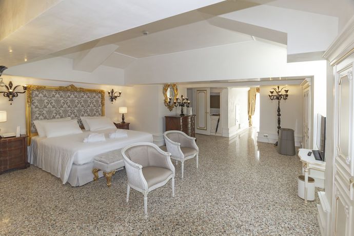 Imagen de la habitación del Hotel Cà Bonfadini Historic Experience. Foto 6