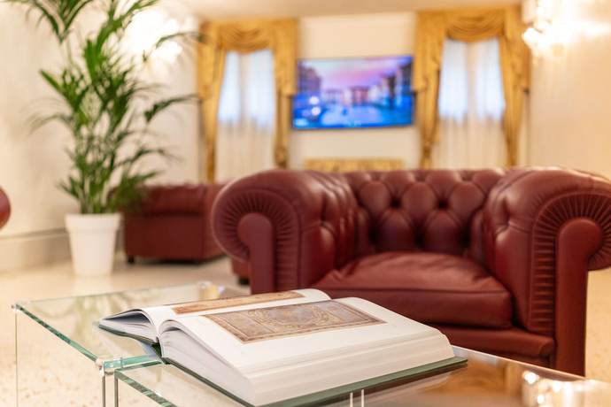 Imagen de los interiores del Hotel Cà Bonfadini Historic Experience. Foto 12