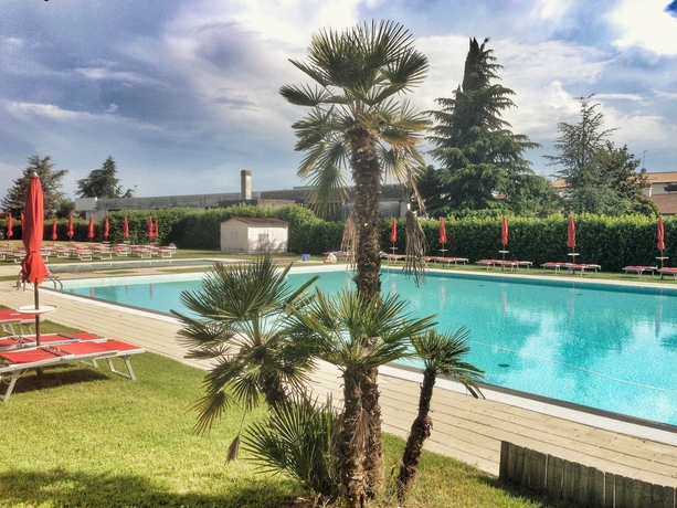 Imagen de la piscina del Hotel Cà Brugnera. Foto 9