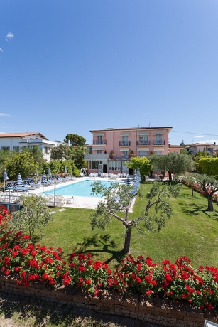 Imagen de la piscina del Hotel Cà Masawalsa. Foto 16