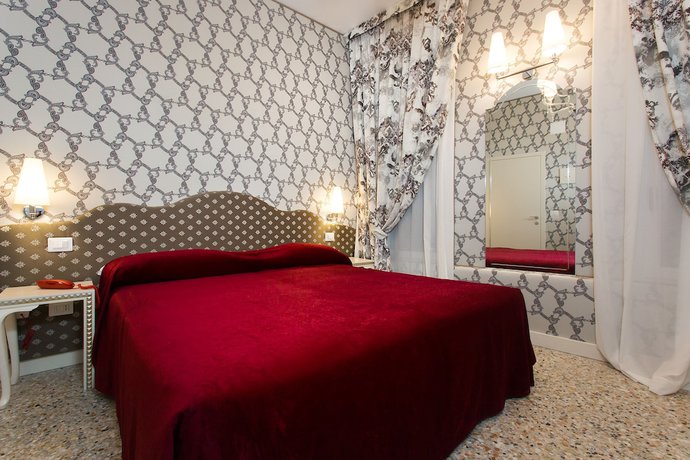 Imagen de la habitación del Hotel Cà Nobile Corner. Foto 9