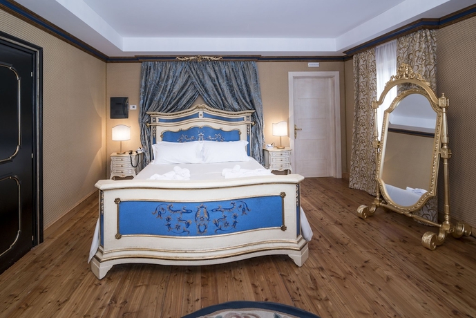 Imagen de la habitación del Hotel C&agrave;dor. Foto 12