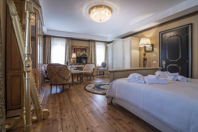 Imagen de la habitación del Hotel C&agrave;dor. Foto 13