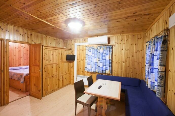 Imagen general del Hotel C&agrave;mping Gironella. Foto 4