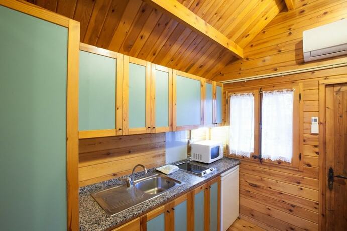 Imagen general del Hotel C&agrave;mping Gironella. Foto 6