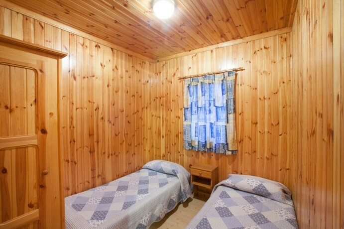 Imagen general del Hotel C&agrave;mping Gironella. Foto 13