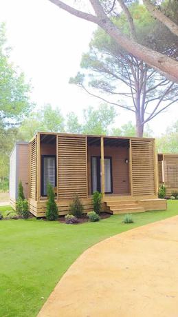 Imagen de la habitación del Hotel C&agrave;mping and Bungalows Platja Brava. Foto 5