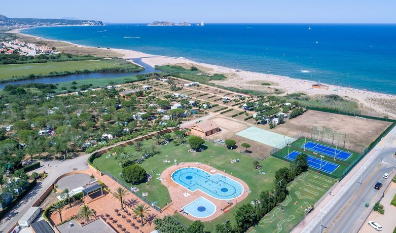 Imagen general del Hotel Càmping and Bungalows Platja Brava. Foto 1