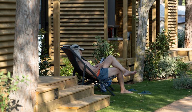 Imagen de la habitación del Hotel C&agrave;mping and Bungalows Platja Brava. Foto 15