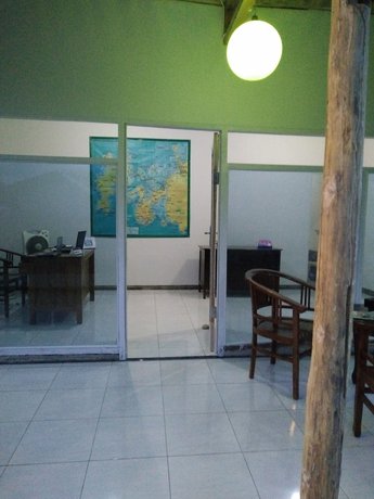 Imagen del bar/restaurante del Hotel Cahaya Adrian. Foto 3
