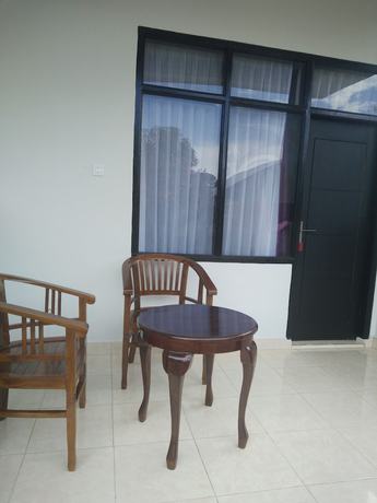 Imagen de la habitación del Hotel Cahaya Adrian. Foto 12