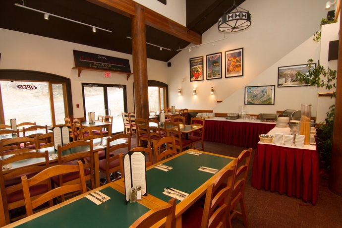 Imagen del bar/restaurante del Hotel Cahilty Lodge. Foto 5