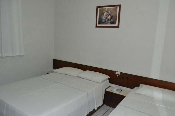 Imagen de la habitación del Hotel Cai&ccedil;ara. Foto 9