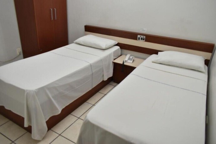 Imagen de la habitación del Hotel Cai&ccedil;ara. Foto 12