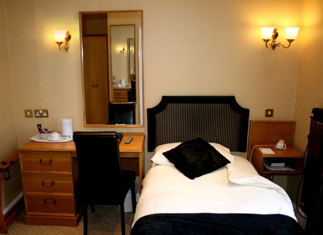Imagen de la habitación del Hotel Cairndale. Foto 2