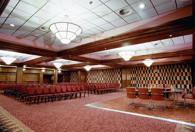 Imagen de los interiores del Hotel Cairndale. Foto 13
