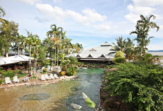 Imagen de la piscina del Hotel Cairns Colonial Club Resort. Foto 10