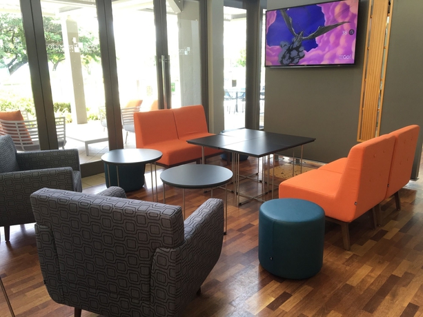 Imagen del bar/restaurante del Hotel Cairns Harbourside. Foto 3