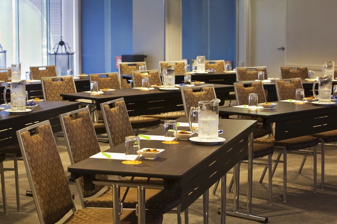 Imagen de los interiores del Hotel Cairns Harbourside. Foto 11