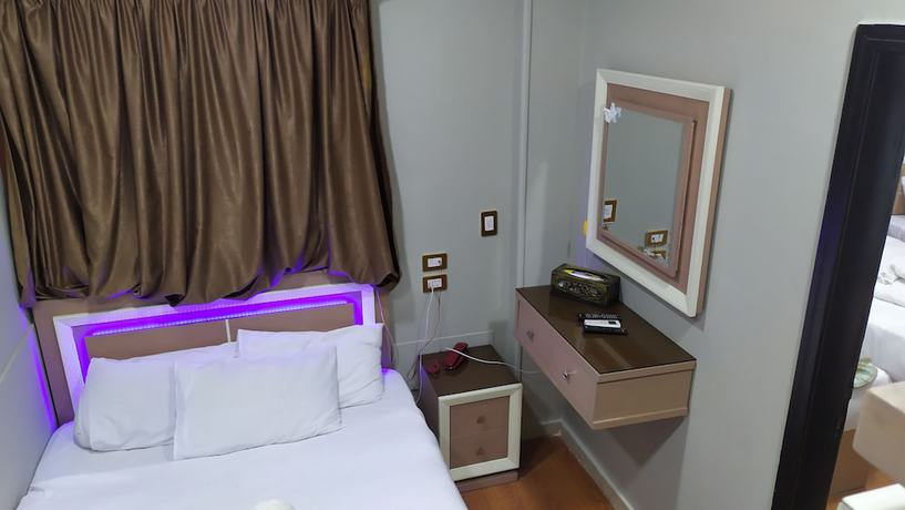 Imagen de la habitación del Hotel Cairo. Foto 9