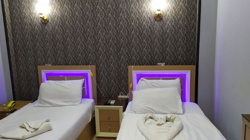 Imagen de la habitación del Hotel Cairo. Foto 16