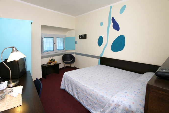 Imagen de la habitación del Hotel Cairoli. Foto 5