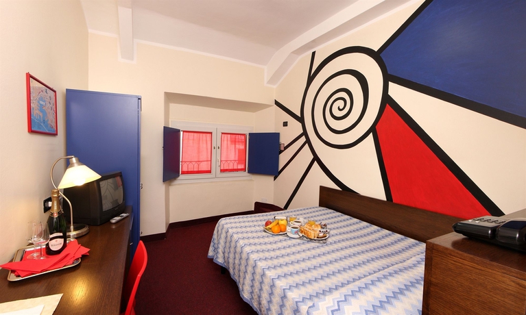 Imagen de la habitación del Hotel Cairoli. Foto 6