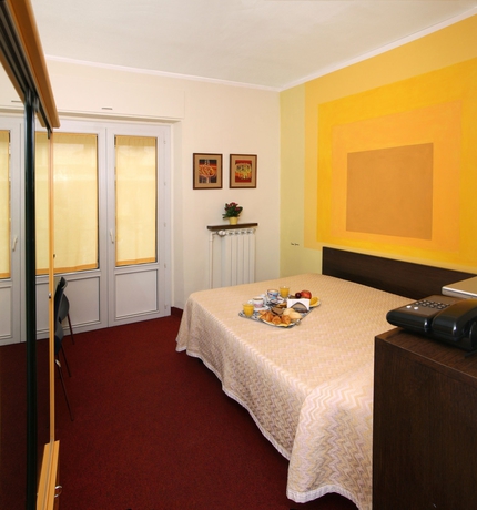 Imagen de la habitación del Hotel Cairoli. Foto 10