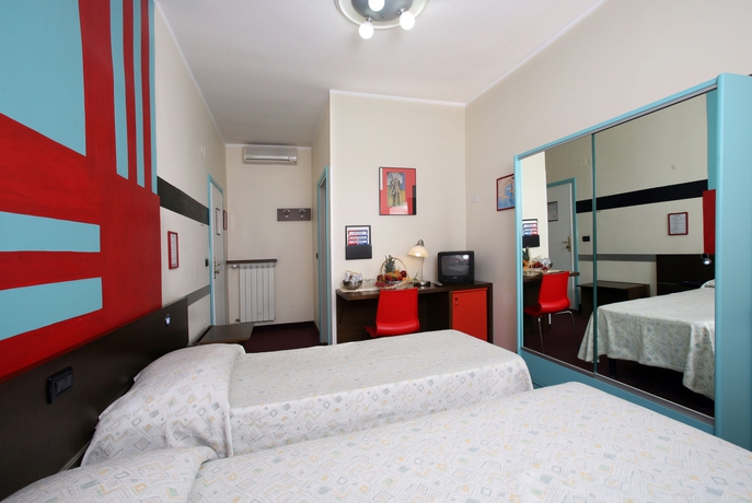 Imagen de la habitación del Hotel Cairoli. Foto 12