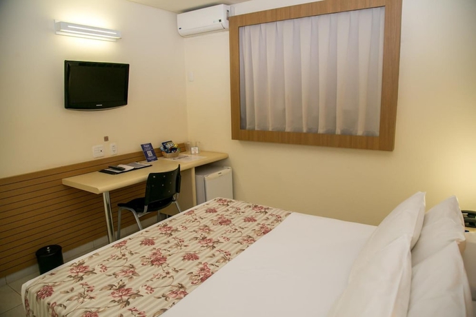 Imagen de la habitación del Hotel Caiua Express. Foto 12