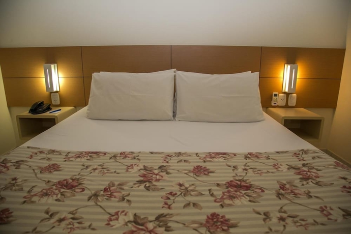 Imagen de la habitación del Hotel Caiua Express. Foto 15