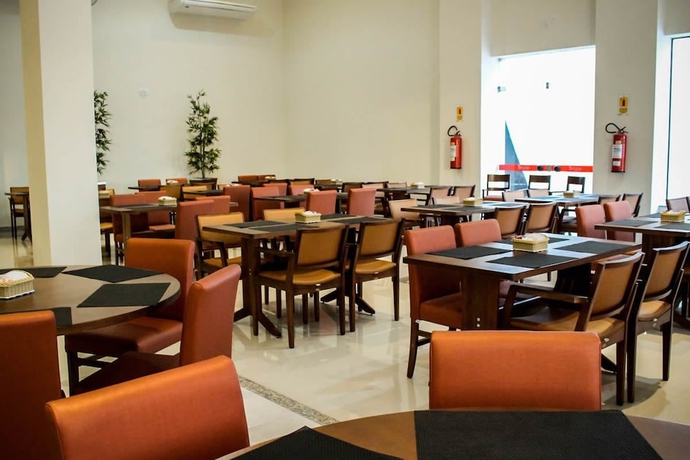 Imagen del bar/restaurante del Hotel Caju De Ouro. Foto 5