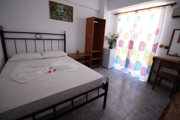 Imagen de la habitación del Hotel Cakalli. Foto 17