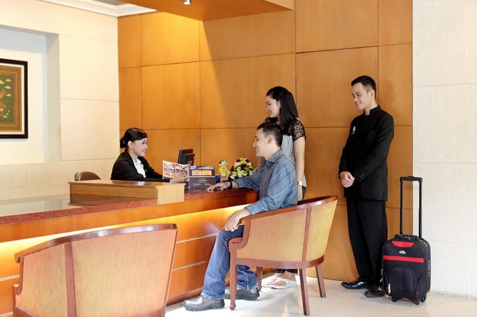 Imagen de los interiores del Hotel Cakra Kembang. Foto 9