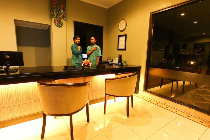 Imagen de los interiores del Hotel Cakra Kusuma. Foto 7